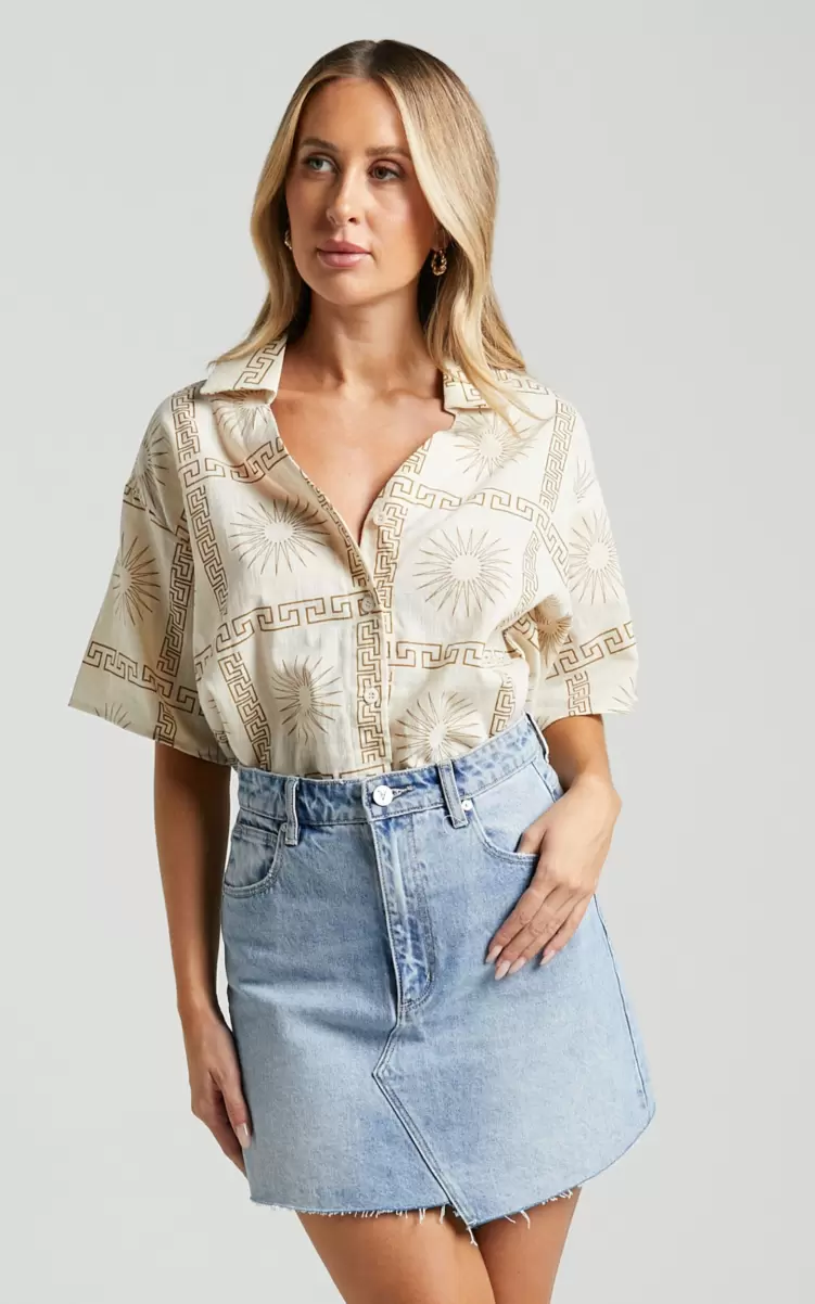 Women Tops Cassidy Shirt - Short Sleeve Linen Look Shirt In Beige Sun Print Showpo - 2