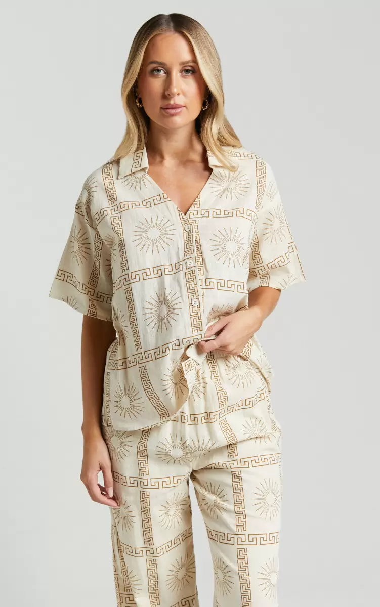 Women Tops Cassidy Shirt - Short Sleeve Linen Look Shirt In Beige Sun Print Showpo - 4