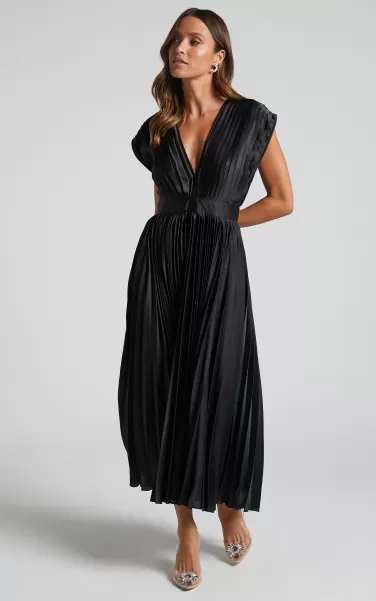 Dresses Women Della Midi Dress - Plunge Neck Short Sleeve Pleated Dress In Black Showpo