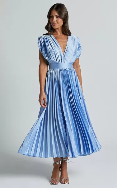Showpo Dresses Women Della Midi Dress - Plunge Neck Short Sleeve Pleated Dress In Baby Blue