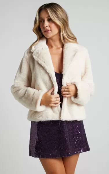 Cezziah Jacket - Faux Fur Jacket In Cream Women Showpo Jackets & Coats