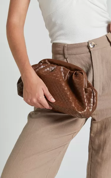 Sardinia Woven Clutch In Brown Bags Showpo Women
