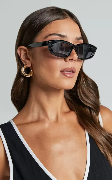 Women Melville Sunglasses - Rectangle Cat Eye Sunglasses In Black Sunglasses Showpo