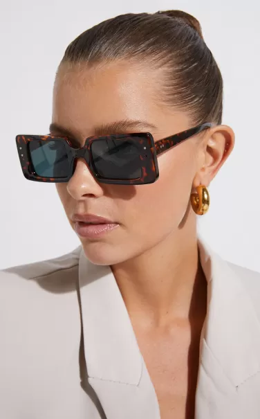 Showpo Women Sunglasses Estrelita Sunglasses In Tortoiseshell