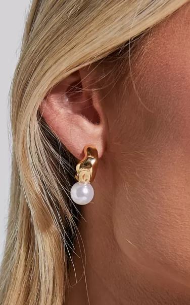 Earrings Jayden Pearl Earrings In Gold Pearl Showpo Women