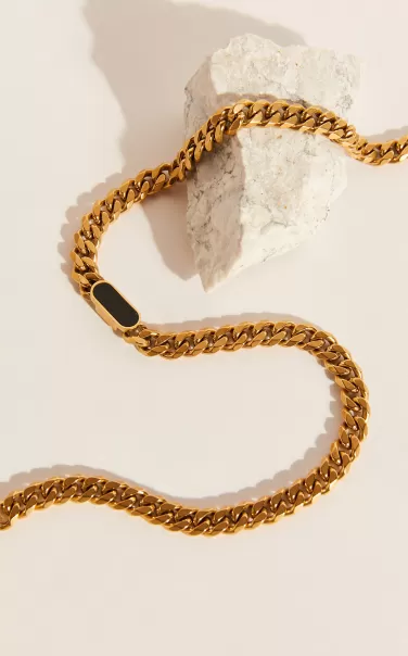 Necklaces Showpo Finlay Black Pendant Chain Necklace In Gold Women